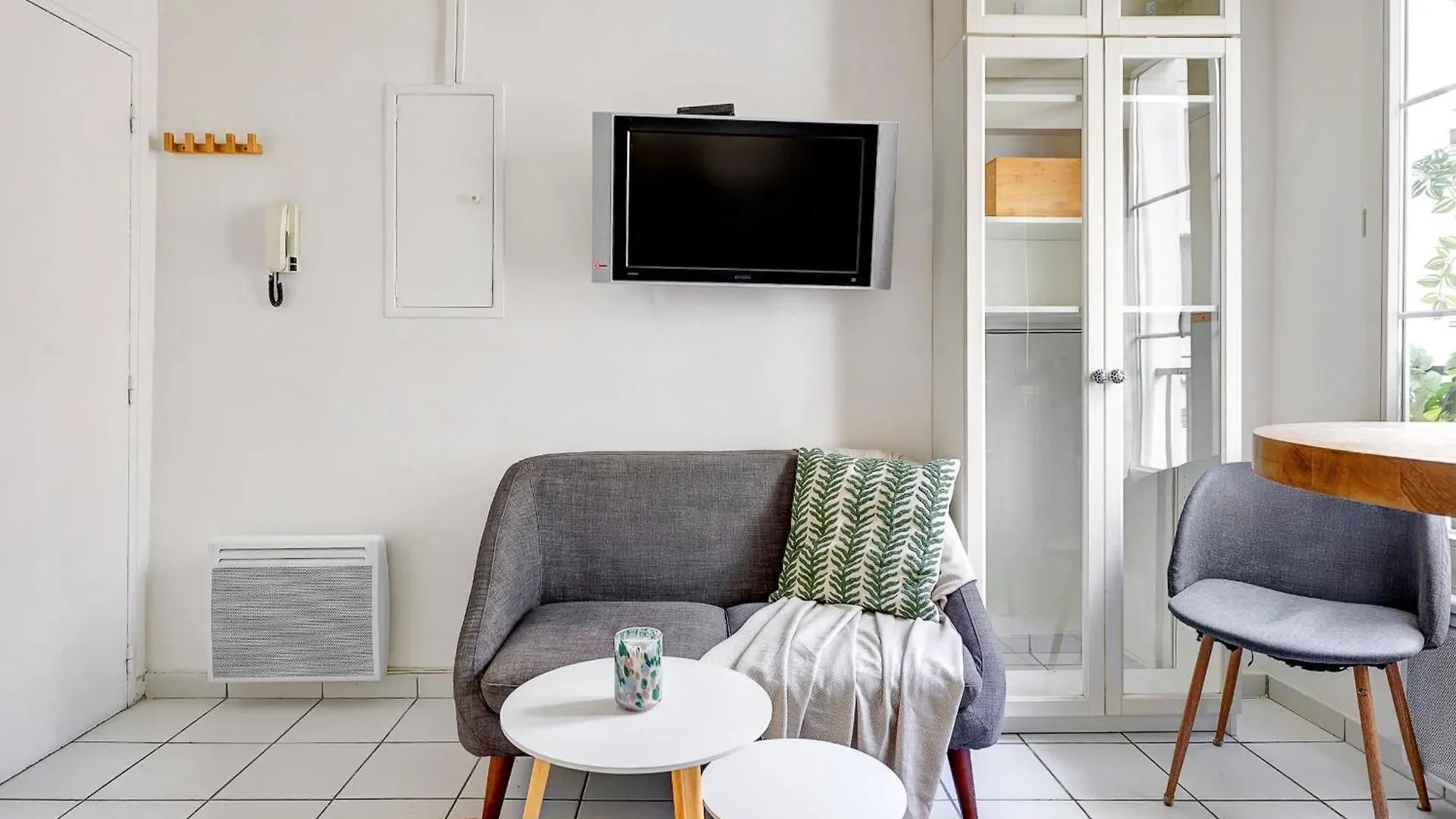 Apartment Cozy Stay Near Eiffel Tower & Invalides & Seine Paris