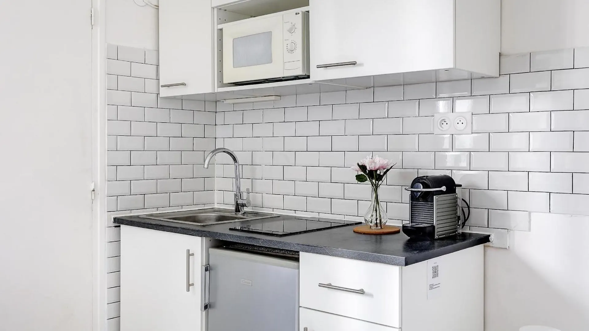 Apartment Cozy Stay Near Eiffel Tower & Invalides & Seine Paris France